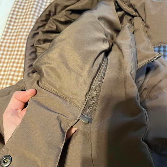 Women’s Brown Puffer Hooded Jacket - Picture 6 of 6